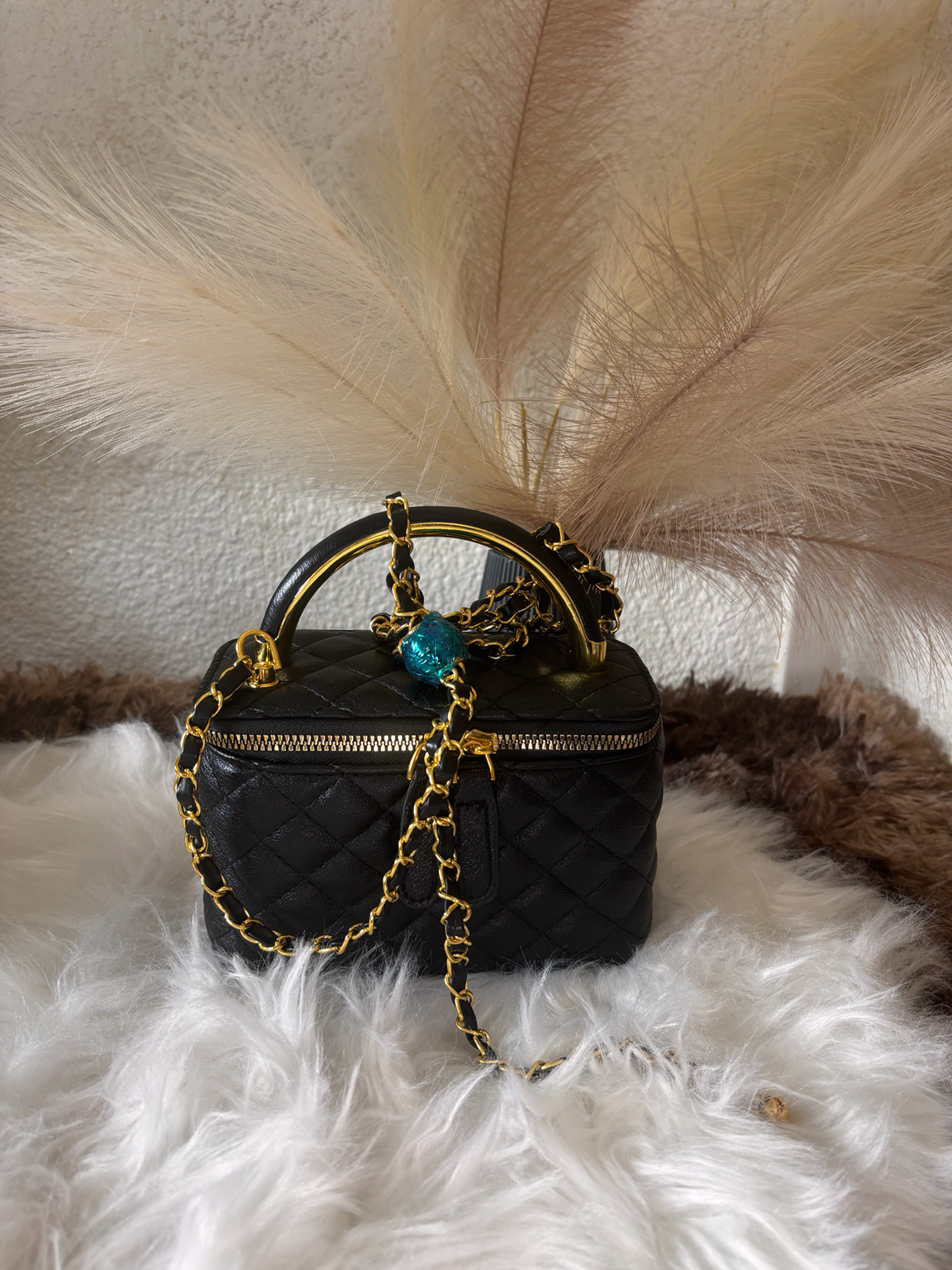 Sac à main femme, sac bandoulière, sac élégant, sac imperméable, sac tendance, mode femme.