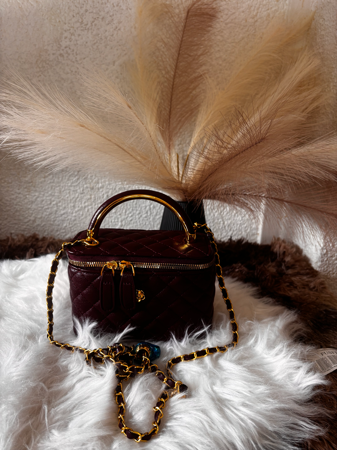 Sac à main femme, sac bandoulière, sac élégant, sac imperméable, sac tendance, mode femme.
