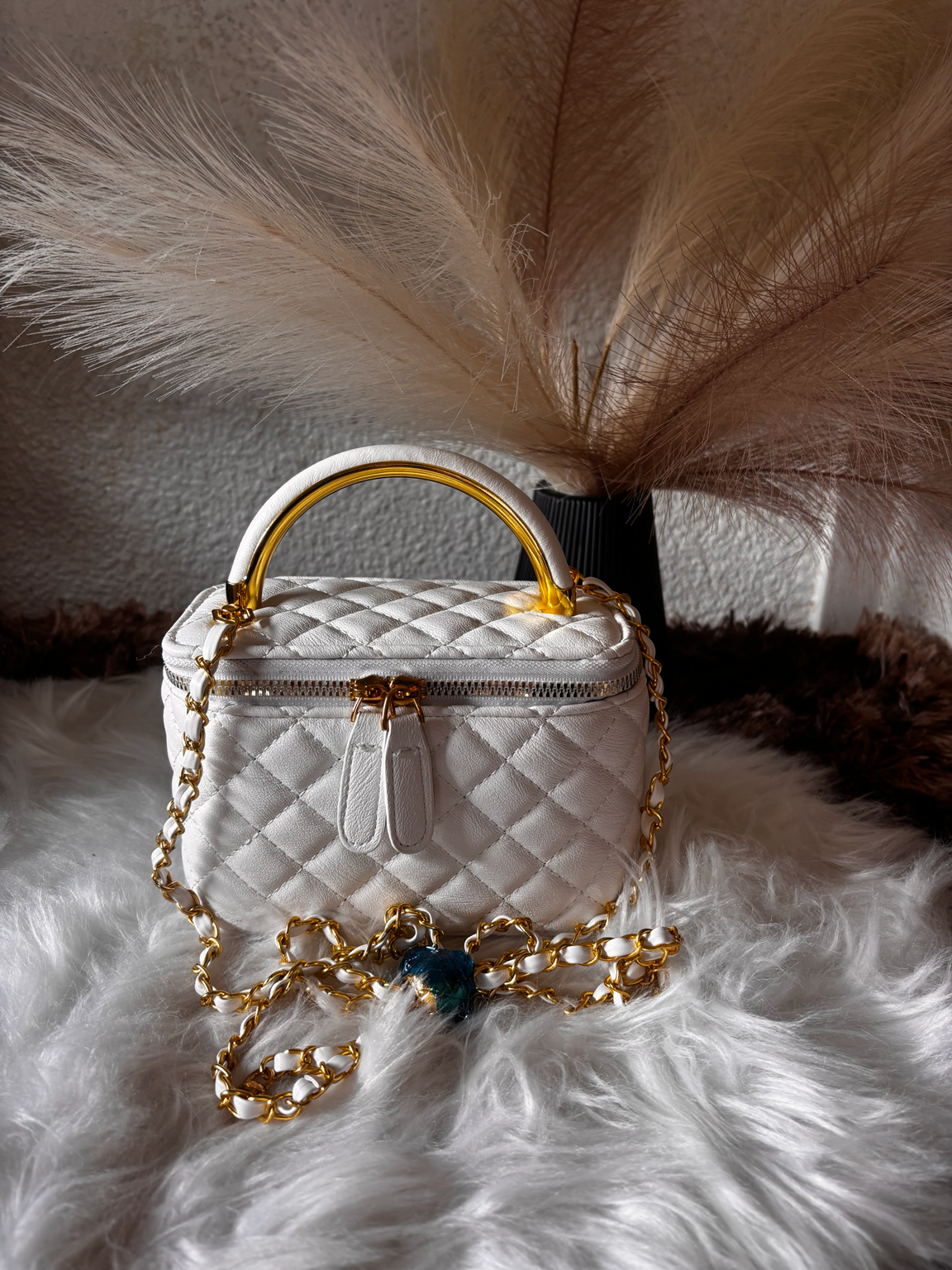 Sac à main femme, sac bandoulière, sac élégant, sac imperméable, sac tendance, mode femme.